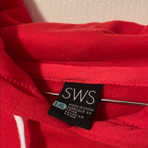 Red sweater! - Picture 3 of 3